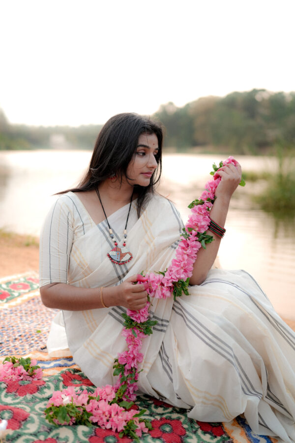 Classic Kara Kasavu Saree - Image 5