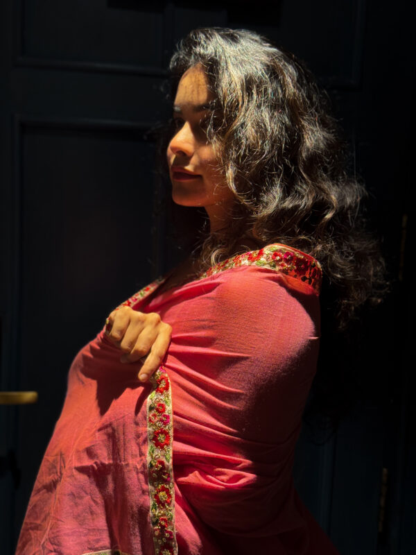 Valley of flowers saree - Image 2