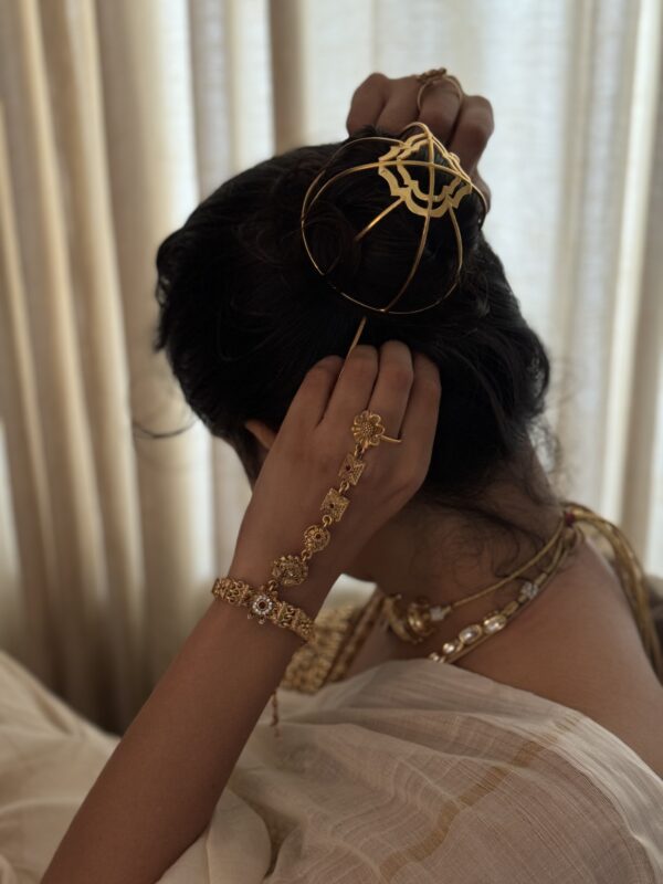 Head jewellery