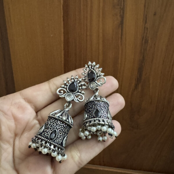 Black jhumka